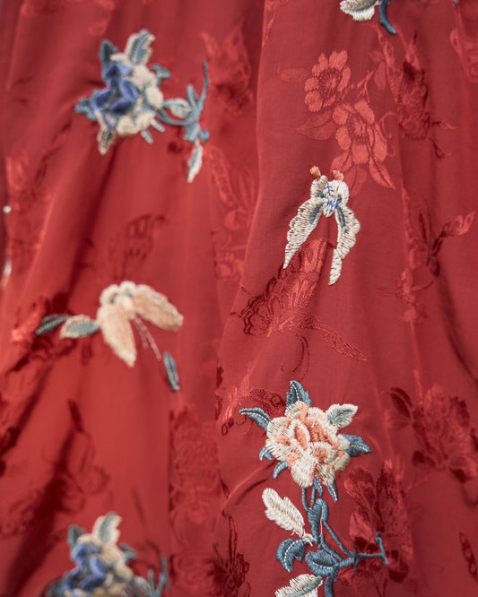 Cách bảo quản áo dài Gấm để chất liệu gấm luôn đẹp và bền