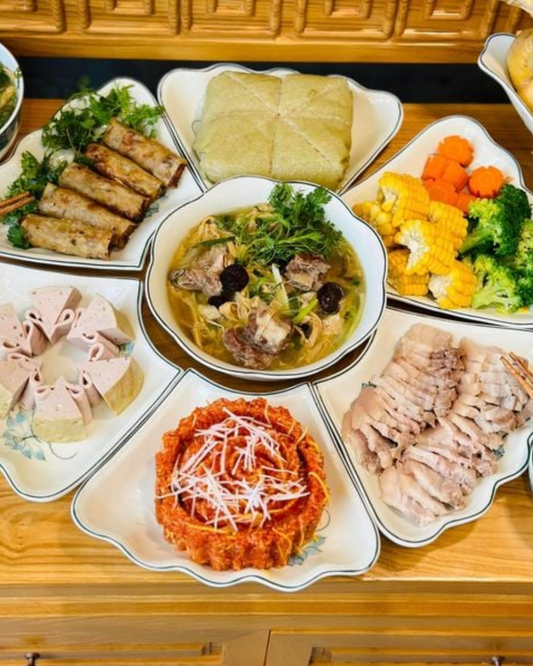 Bữa cơm ngày tết có ý nghĩa như thế nào với người Việt?